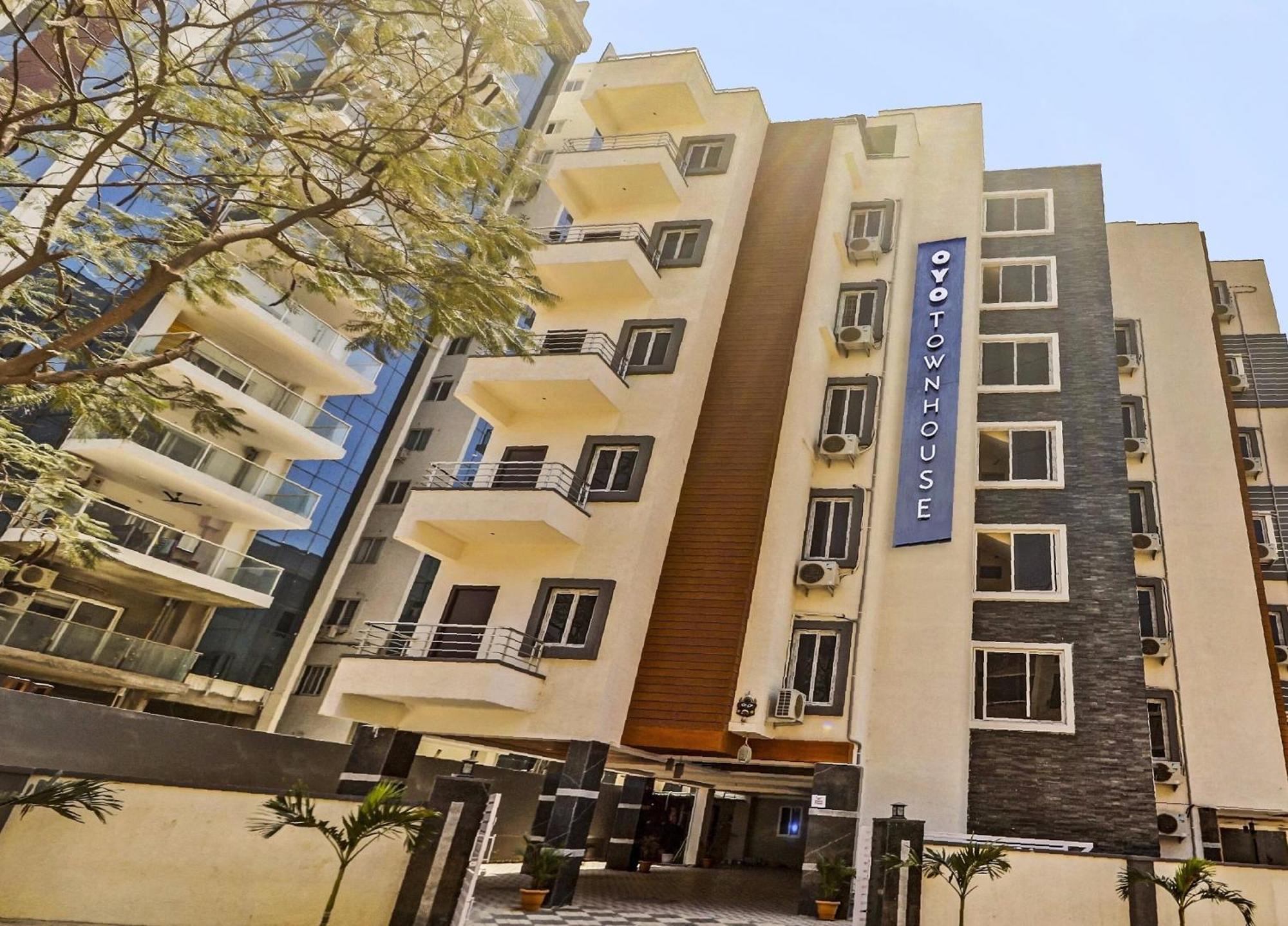 Hotel Collection O White House Near Kims Kondapur Kondapur  Exterior foto