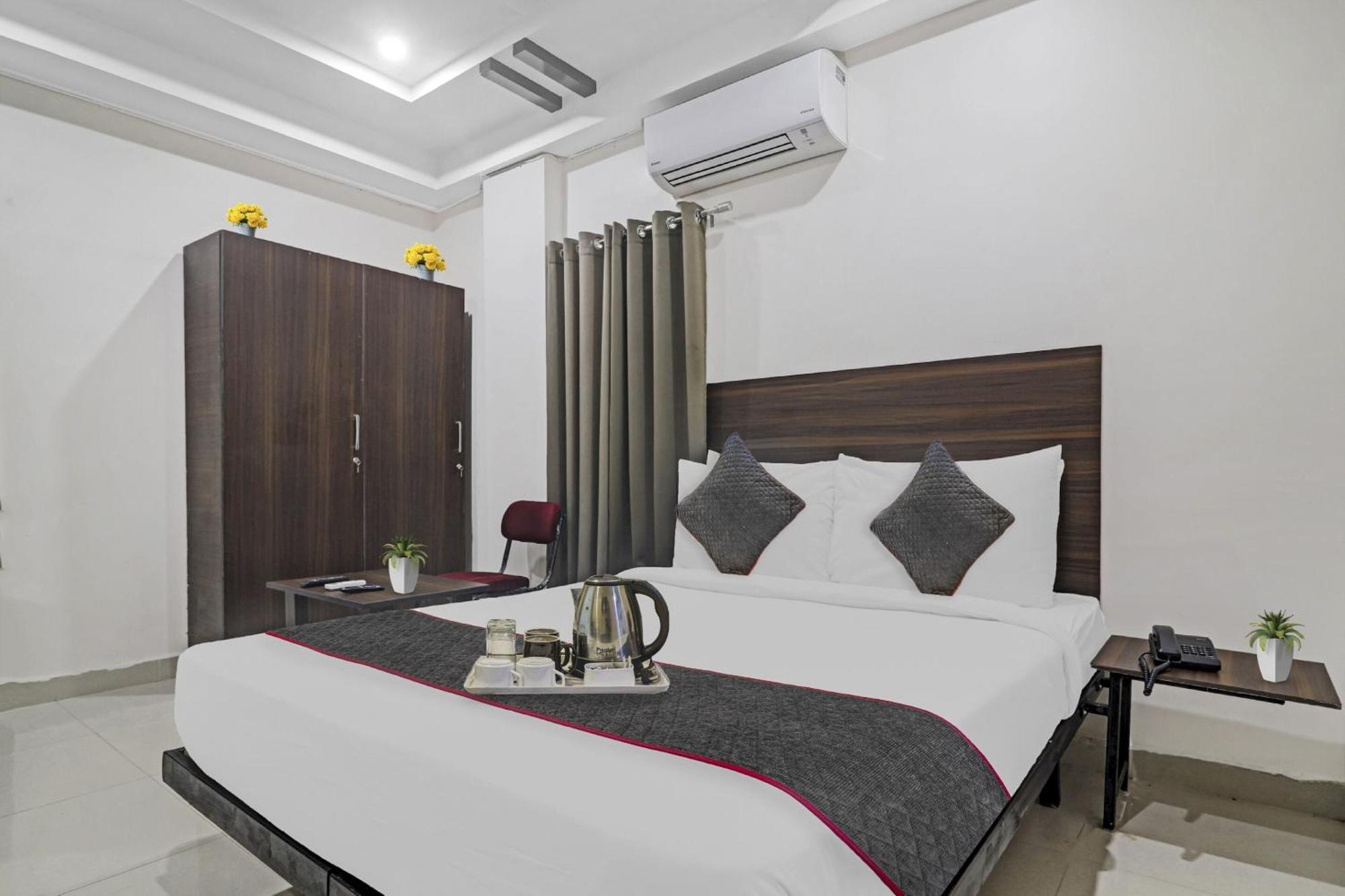 Hotel Collection O White House Near Kims Kondapur Kondapur  Exterior foto