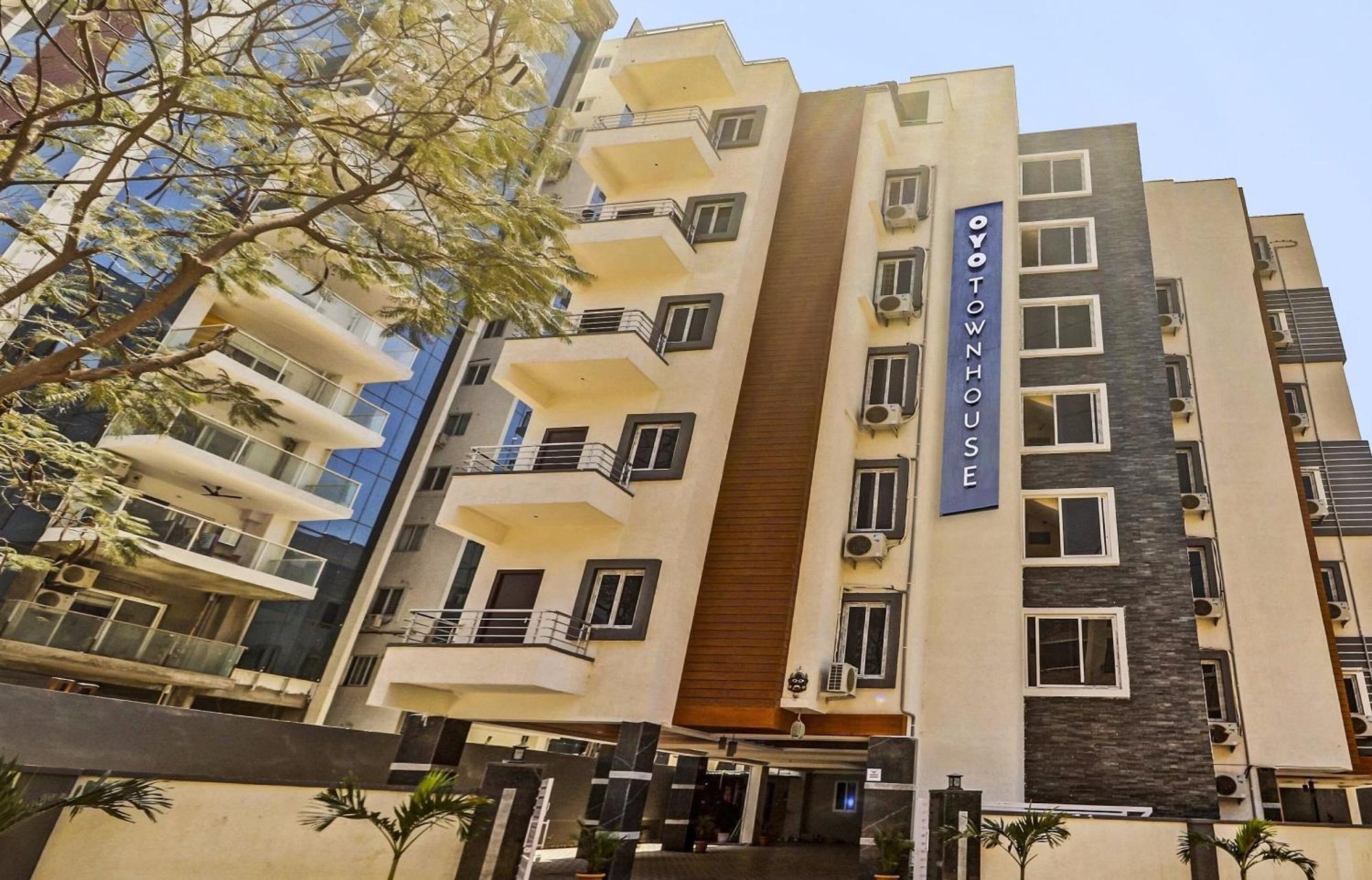 Hotel Collection O White House Near Kims Kondapur Kondapur  Exterior foto